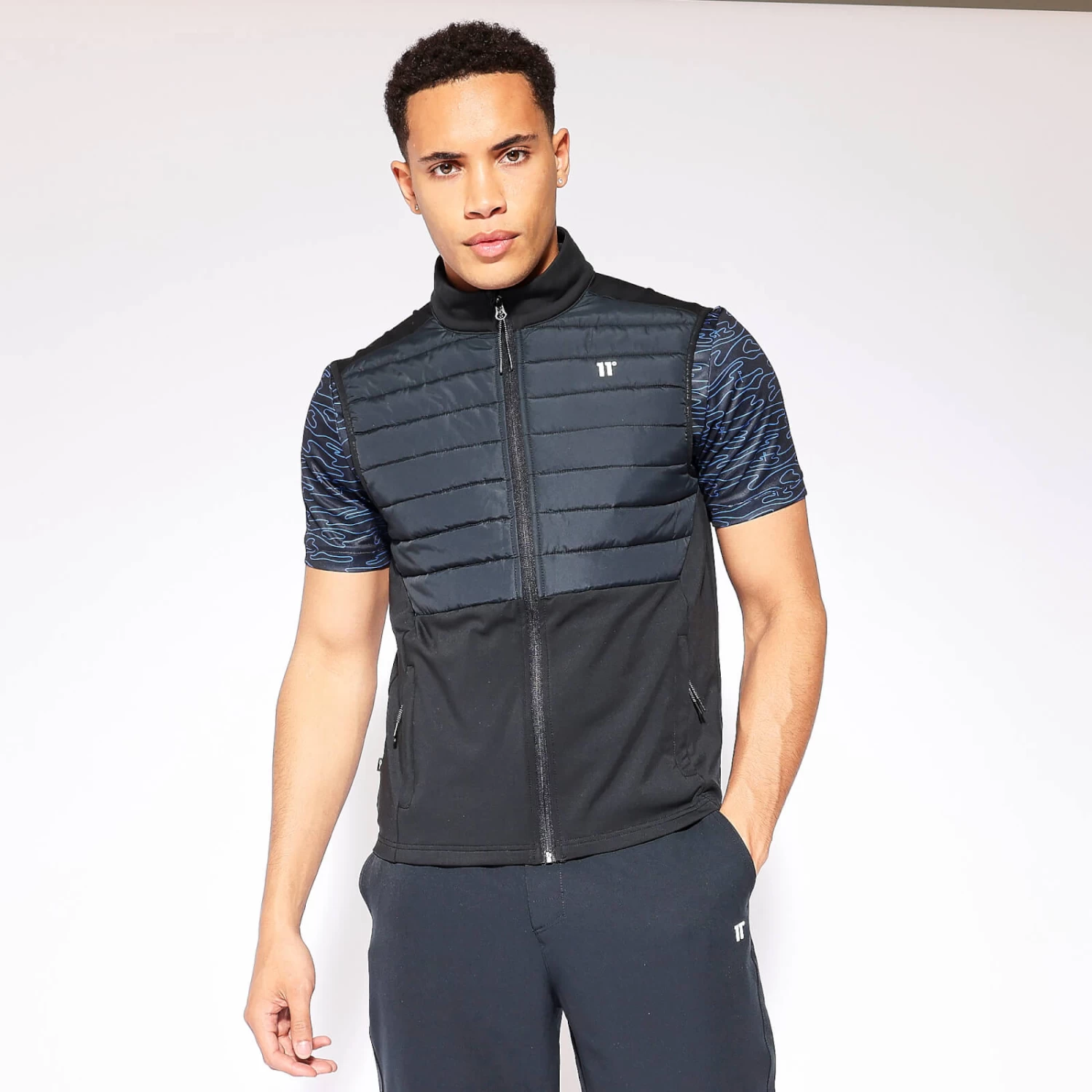 11 Degrees Lightweight Hybrid Gilet - Black 2 11 Degrees Lightweight Hybrid Gilet - Black - Image 2