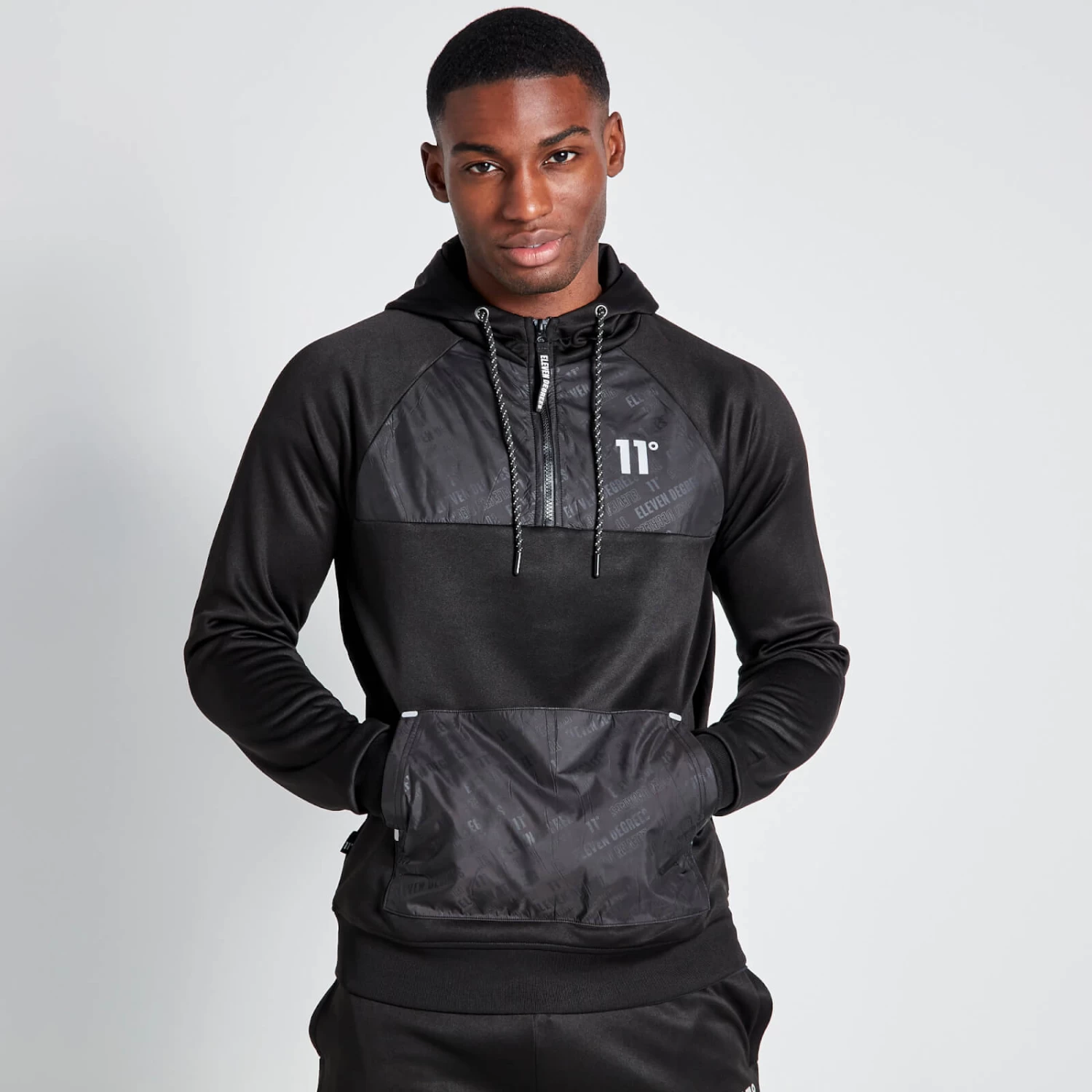 HALF ZIP PRINTED PANEL HOODIE 1 HALF ZIP PRINTED PANEL HOODIE