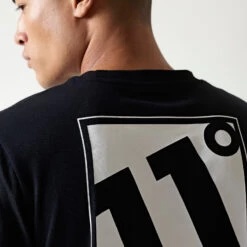 LARGE LOGO GRAPHIC T-SHIRT -11 Degrees Store 14927943 1765089207925892